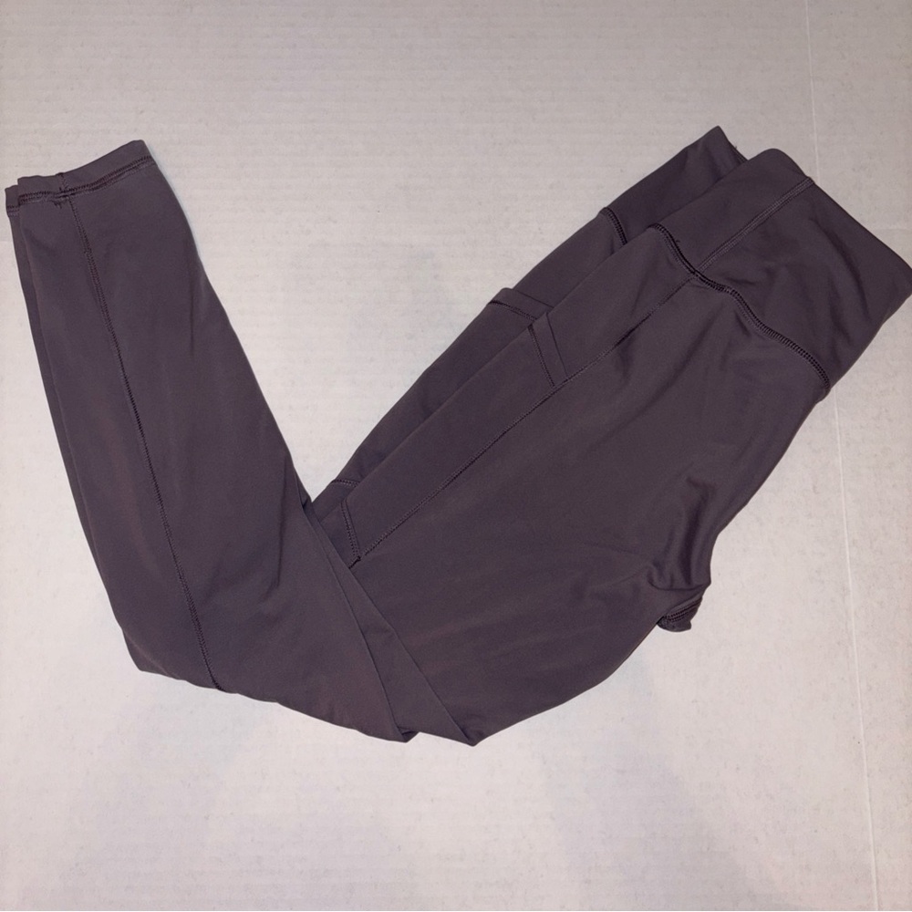 Banana Republic Airsoft  Legging Sz Medium light purple. Narrow Leg Opening